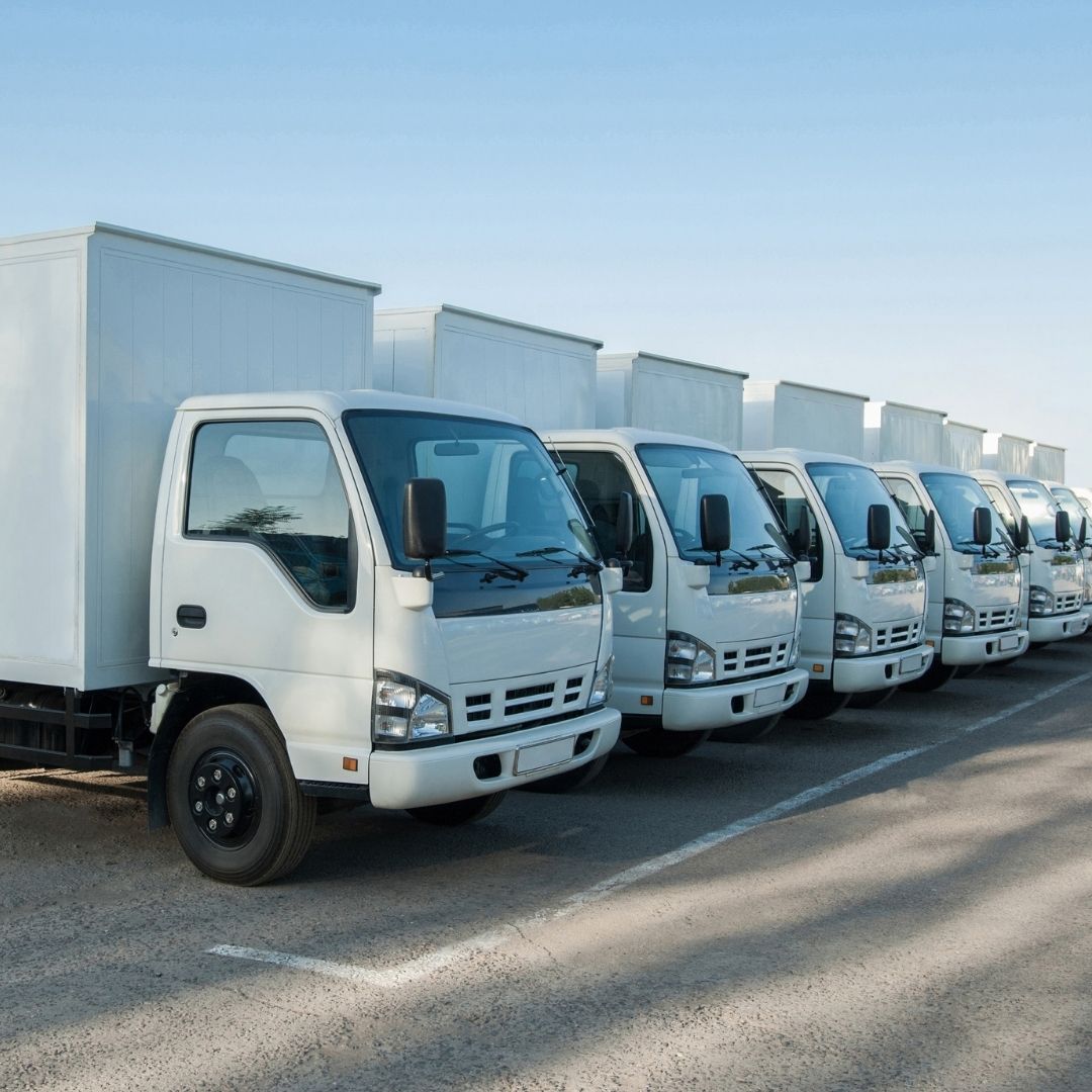 Caminhões de uma frota comercial